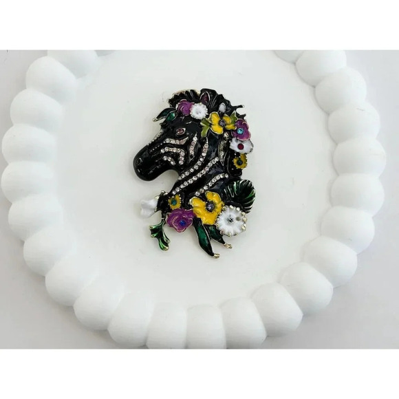 Mint Black Enamel Gold Toned Rhinestone Floral Vintage Horse Vintage Brooch - Picture 5 of 10